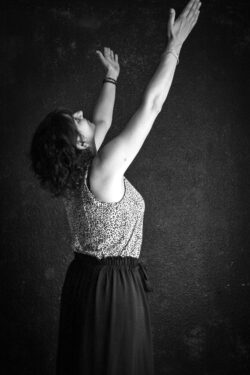 portrait photo authentique de femme à Argeles