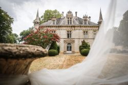 Wedding couple at a French château
