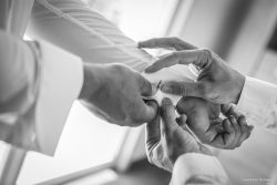 Préparatifs du marié avant la cérémonie