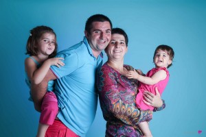 23-photographe-studio-portrait-emotion-famille-couleur
