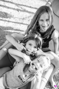 portrait de famille en extérieur à Argeles Gazost