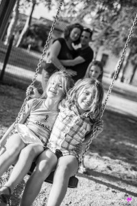 portrait de famille en extérieur à Tarbes