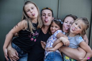portrait de famille fun Argeles Gazost