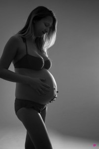 portrait de femme enceinte à Lourdes