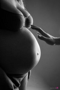 photo de grossesse originale dans les Pyrénées